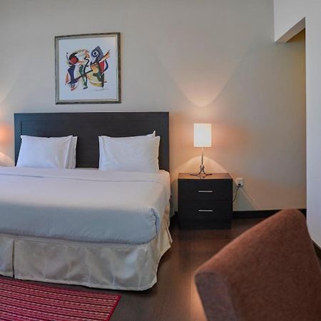 מנאמה Tulip Hotel & Suites מראה חיצוני תמונה