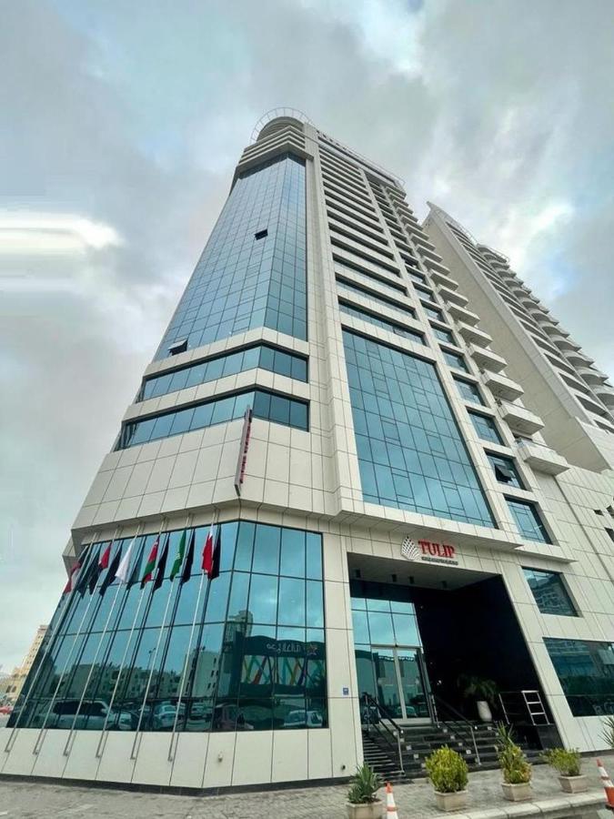 מנאמה Tulip Hotel & Suites מראה חיצוני תמונה