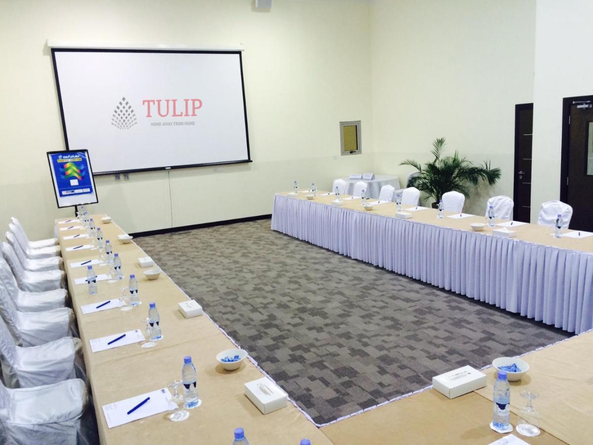 מנאמה Tulip Hotel & Suites מראה חיצוני תמונה