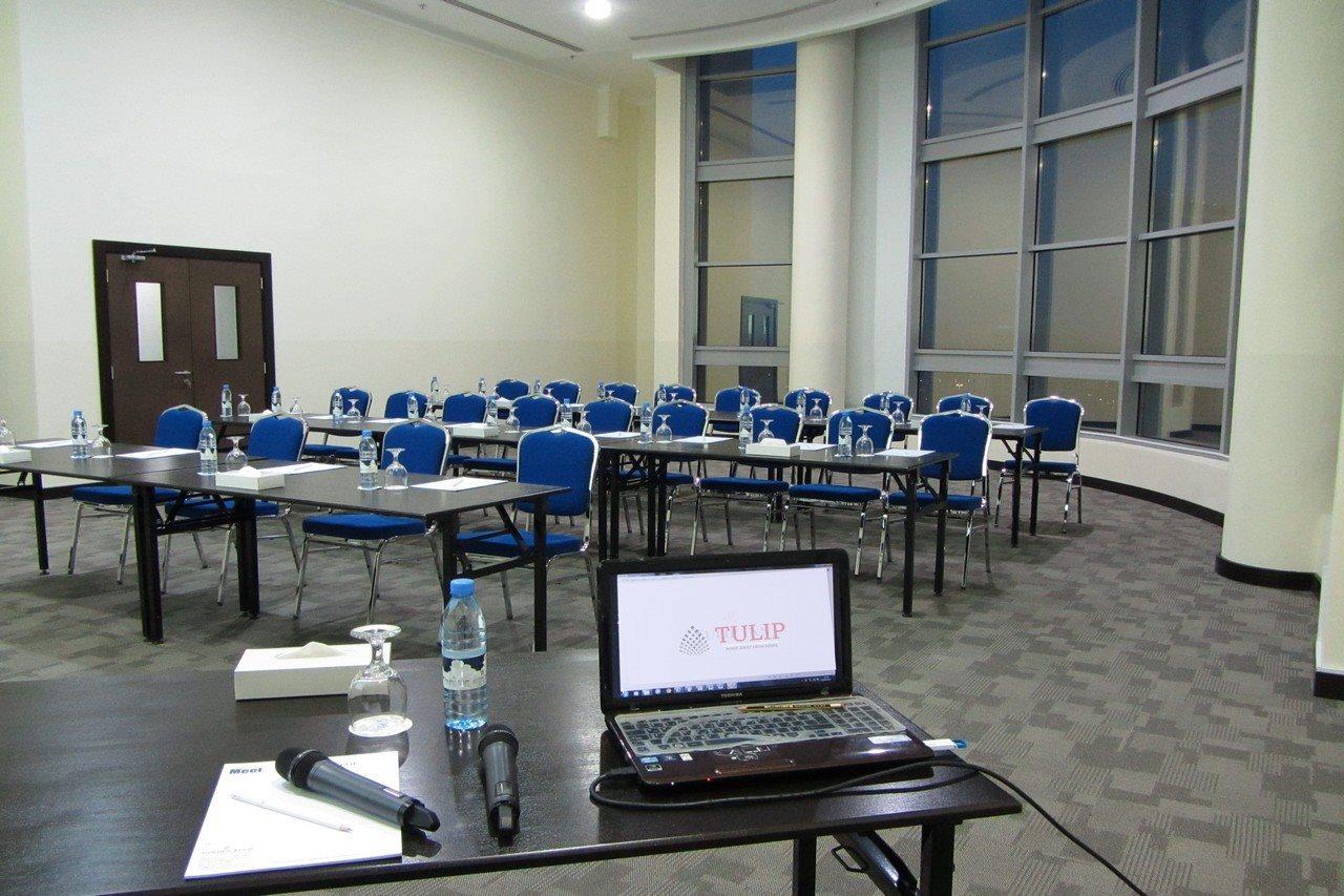 מנאמה Tulip Hotel & Suites מראה חיצוני תמונה