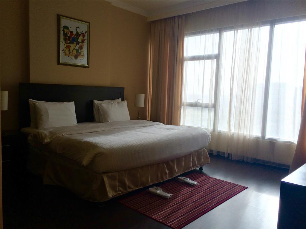 מנאמה Tulip Hotel & Suites מראה חיצוני תמונה