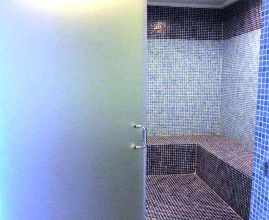 מנאמה Tulip Hotel & Suites מראה חיצוני תמונה