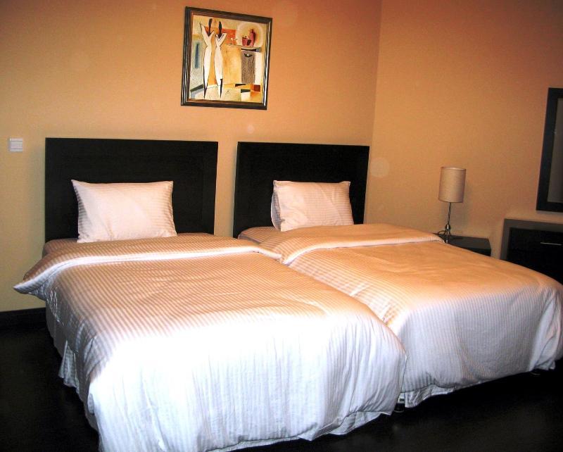 מנאמה Tulip Hotel & Suites מראה חיצוני תמונה