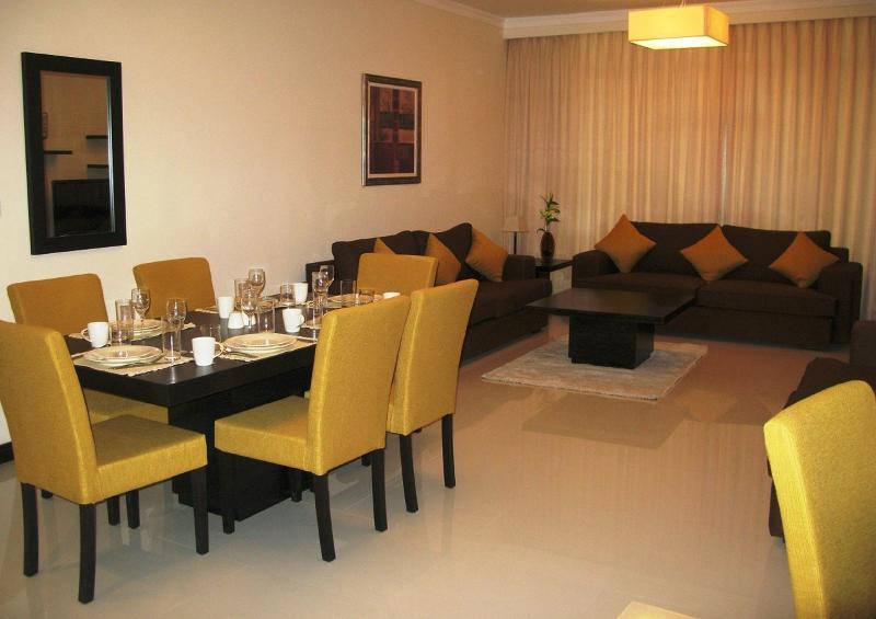 מנאמה Tulip Hotel & Suites מראה חיצוני תמונה